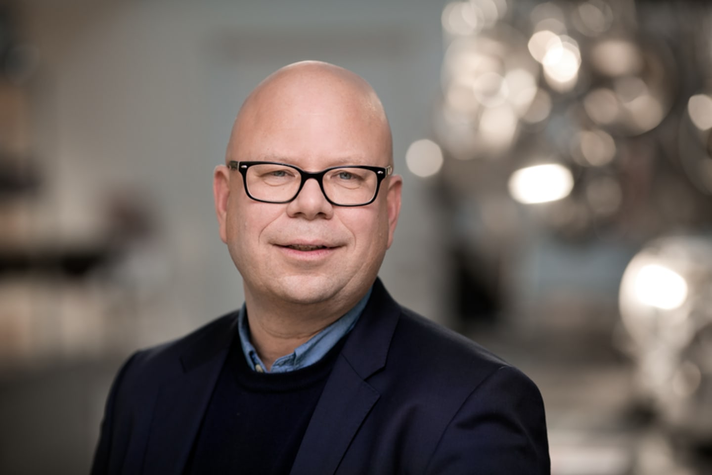 Vi brukar säga att vi alltid säger ja och som konsekvens kan det innebära att en av våra säljare ringer sin moster och ber henne plocka ihop en påse svartvinbärsblad från sina buskar, för säljaren har lovat en kund att få leveransen i eftermiddag – trots att det var slut i vårt lager och hos våra leverantörer.